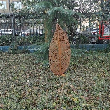 Escultura de Folha de Outono