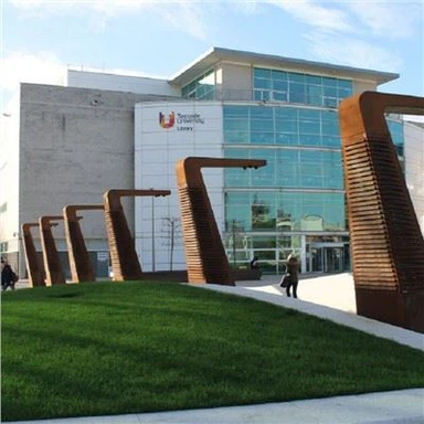 Escultura em aço corten jardim