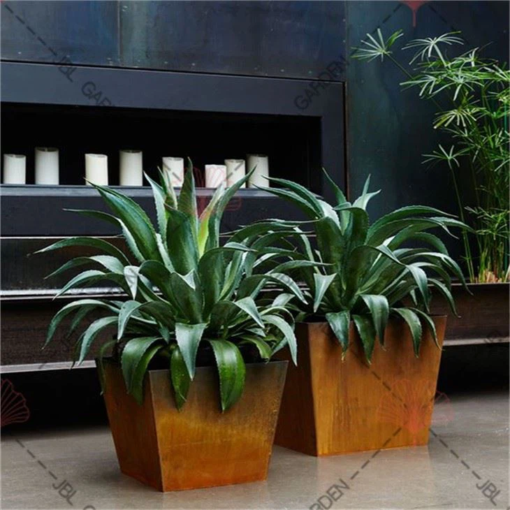 Plantador de calha de corten