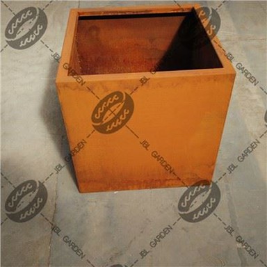 Plantador de janela de aço