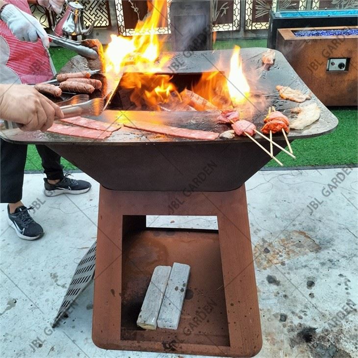 Churrasqueira de aço corten