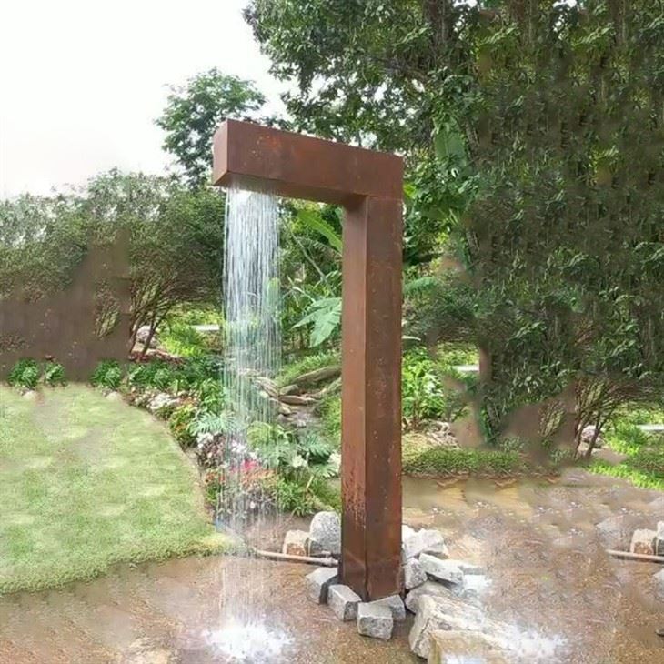 Fonte de água externa moderna