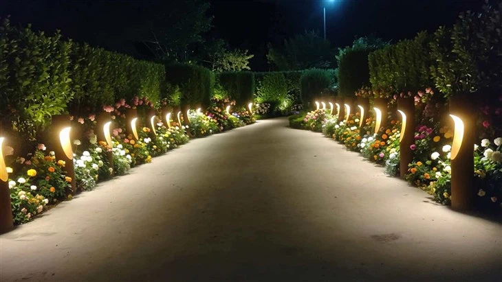 Rust Finish Outdoor Round Bollards And Lights factory