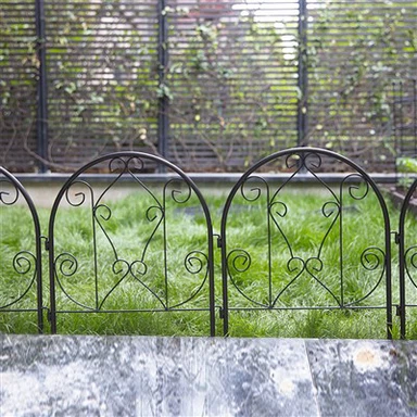 Cerca pequena de jardinagem